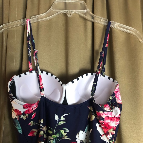 Cupshe Floral One Piece Swimsuit with Removable and Adjustable Straps - Picture 9 of 9